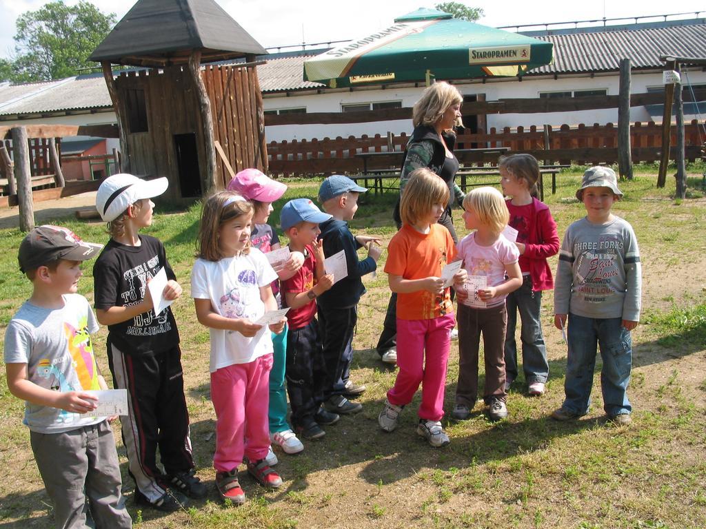 Zoopark Zelcin Villa Melnik Ngoại thất bức ảnh