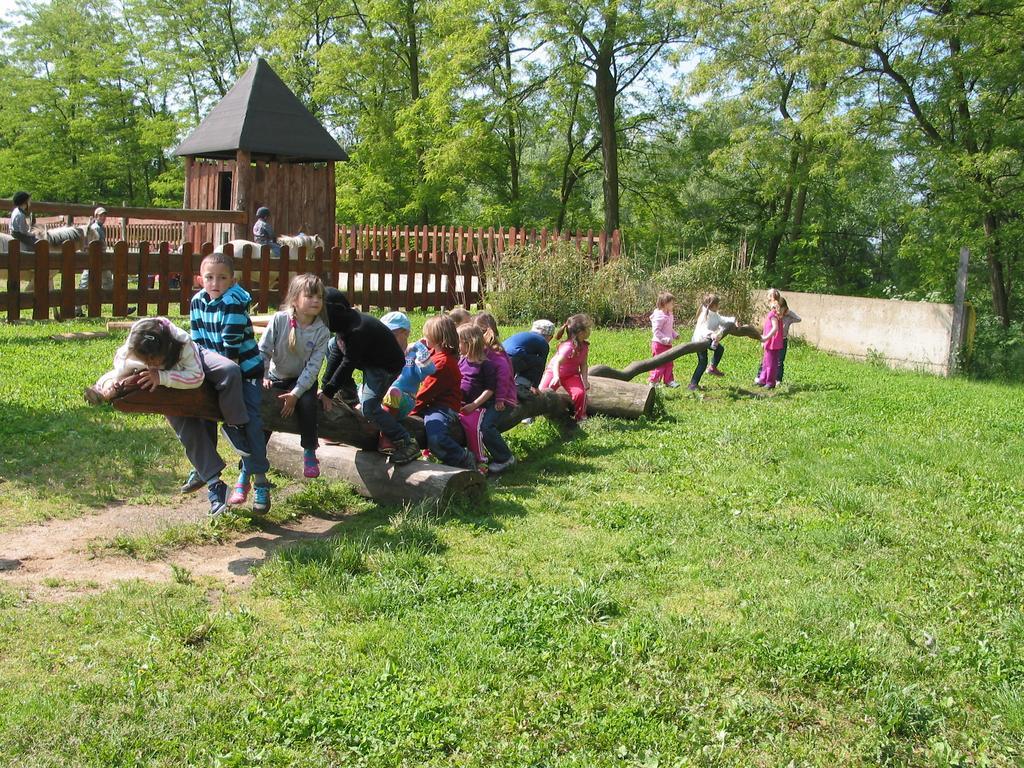 Zoopark Zelcin Villa Melnik Ngoại thất bức ảnh