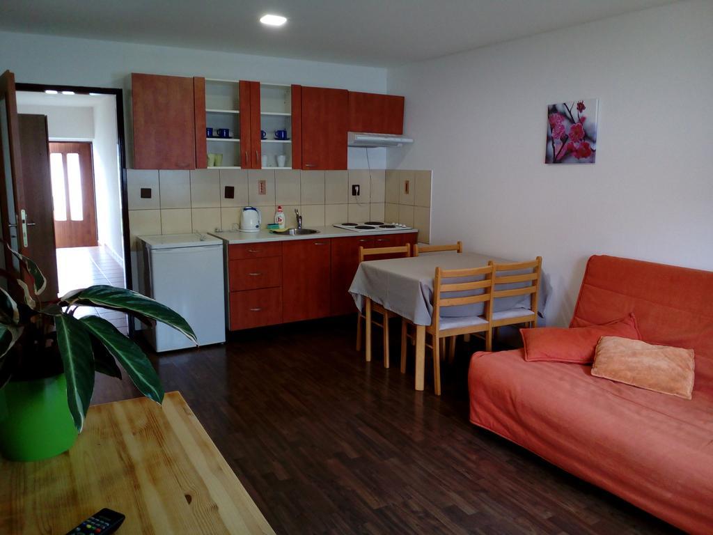 Zoopark Zelcin Villa Melnik Ngoại thất bức ảnh